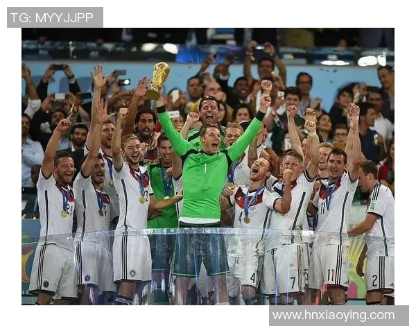 绿茵巨星齐聚一堂共绘辉煌时刻展现足球团结与荣耀